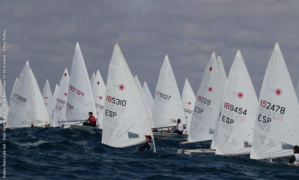 La mejor flota de Laser, tanto a nivel nacional e internacional tienen una cita en aguas de Torrevieja © Pep Portas/RCN Torrevieja