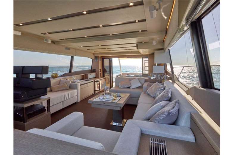 prestige-yachts-division-630-interior-2-boat-barco